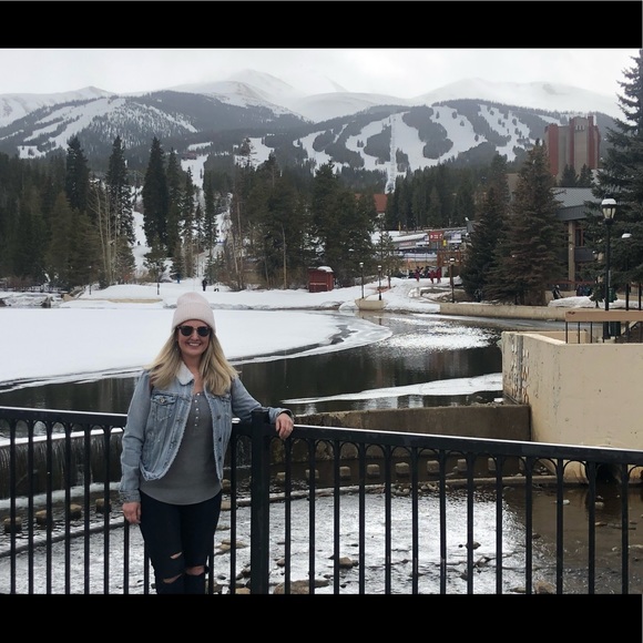 Meet your Posher, Andrea - Picture 2 of 3